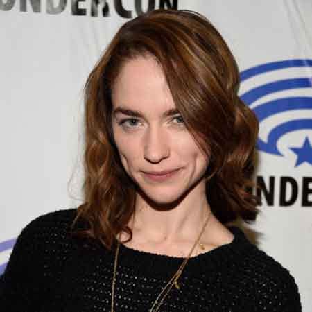 melanie scrofano|Melanie Scrofano biografia